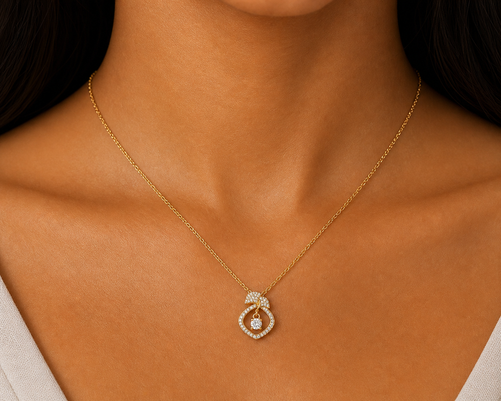 Eira Pendant in Gold