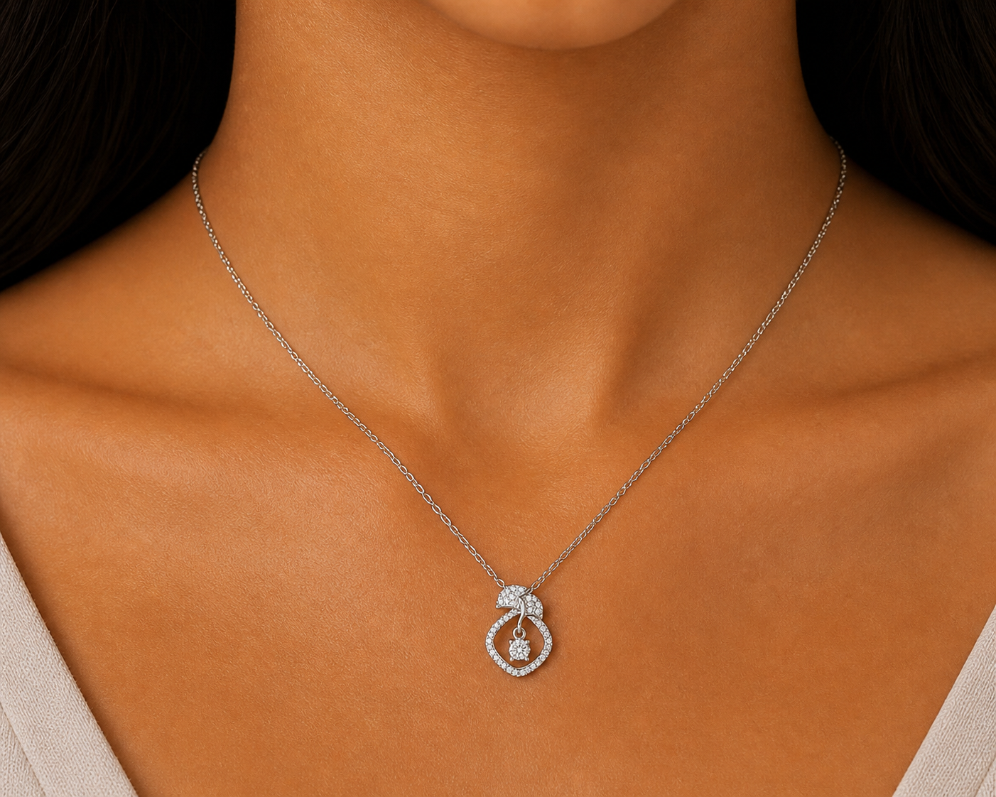Eira Pendant in Silver